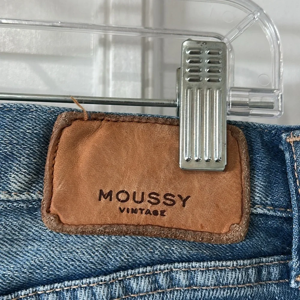 Moussy Vintage Distressed Mid Rise Ankle Jeans - Size 26